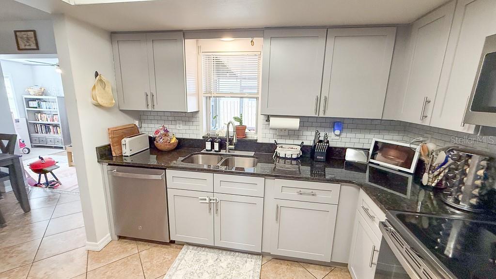 ALOHA GARDENS - Residential