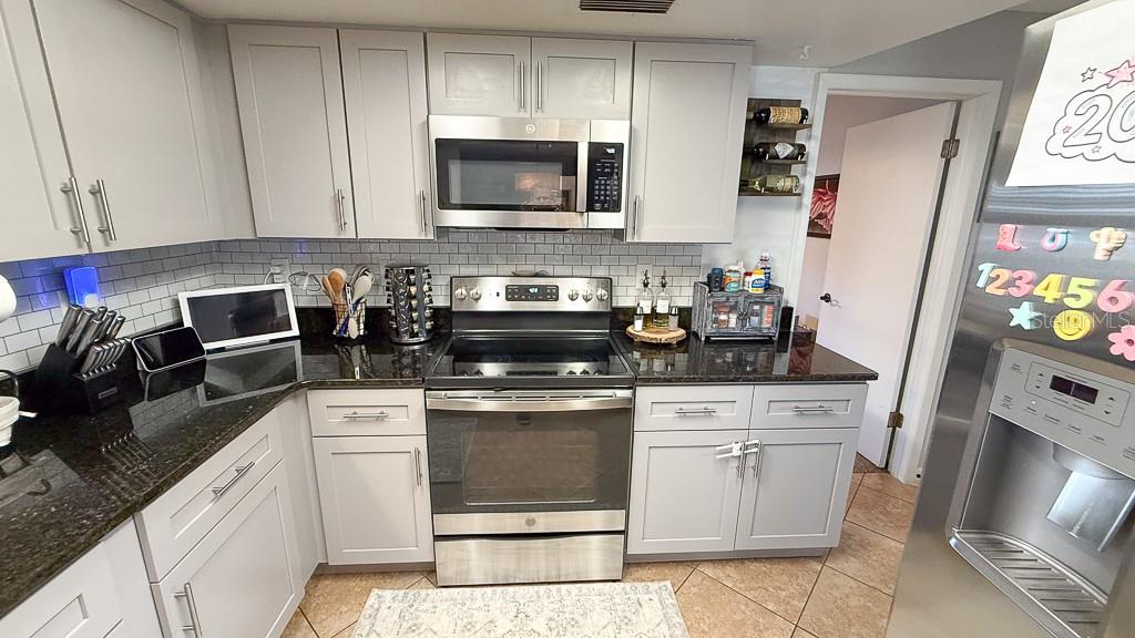 ALOHA GARDENS - Residential