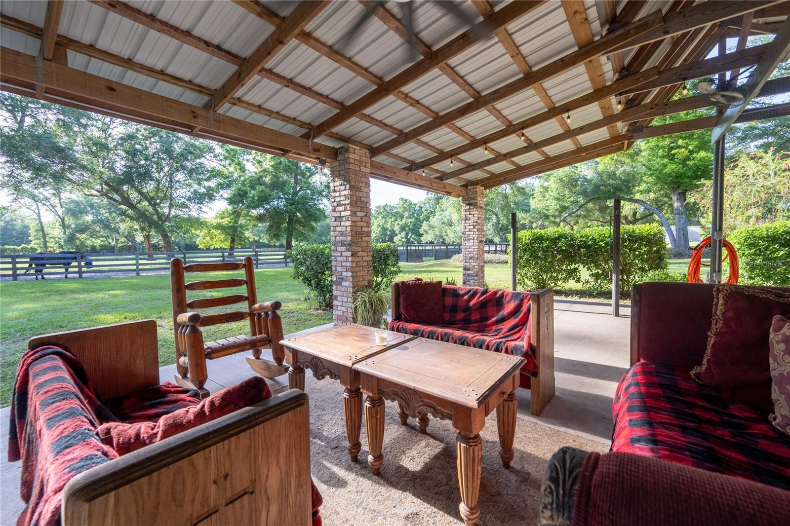 ACREAGE NON SUBDIVISION - Residential
