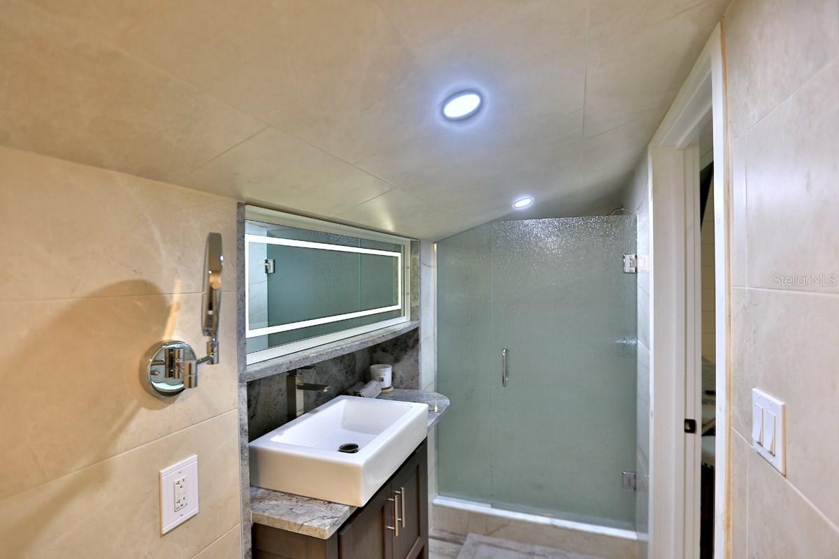 ACREAGE NON SUBDIVISION - Residential