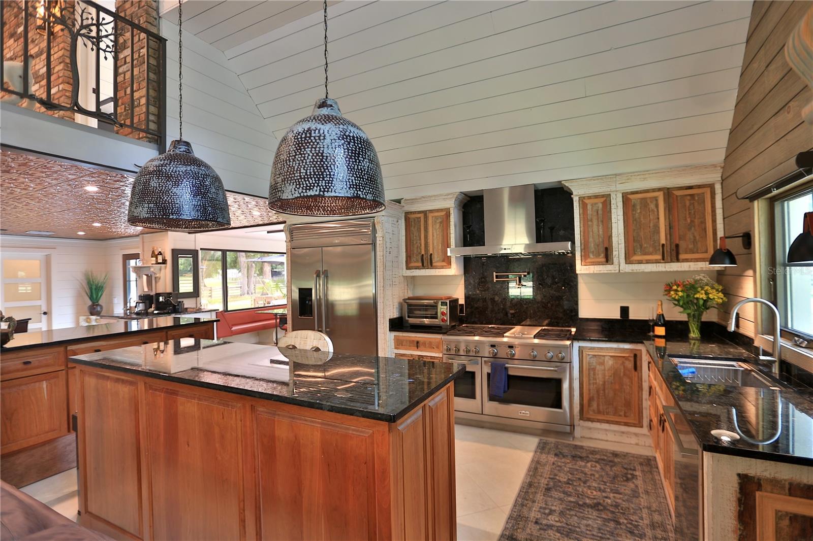 ACREAGE NON SUBDIVISION - Residential
