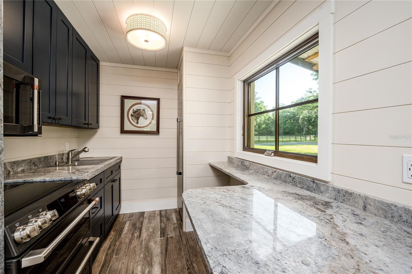 ACREAGE NON SUBDIVISION - Residential