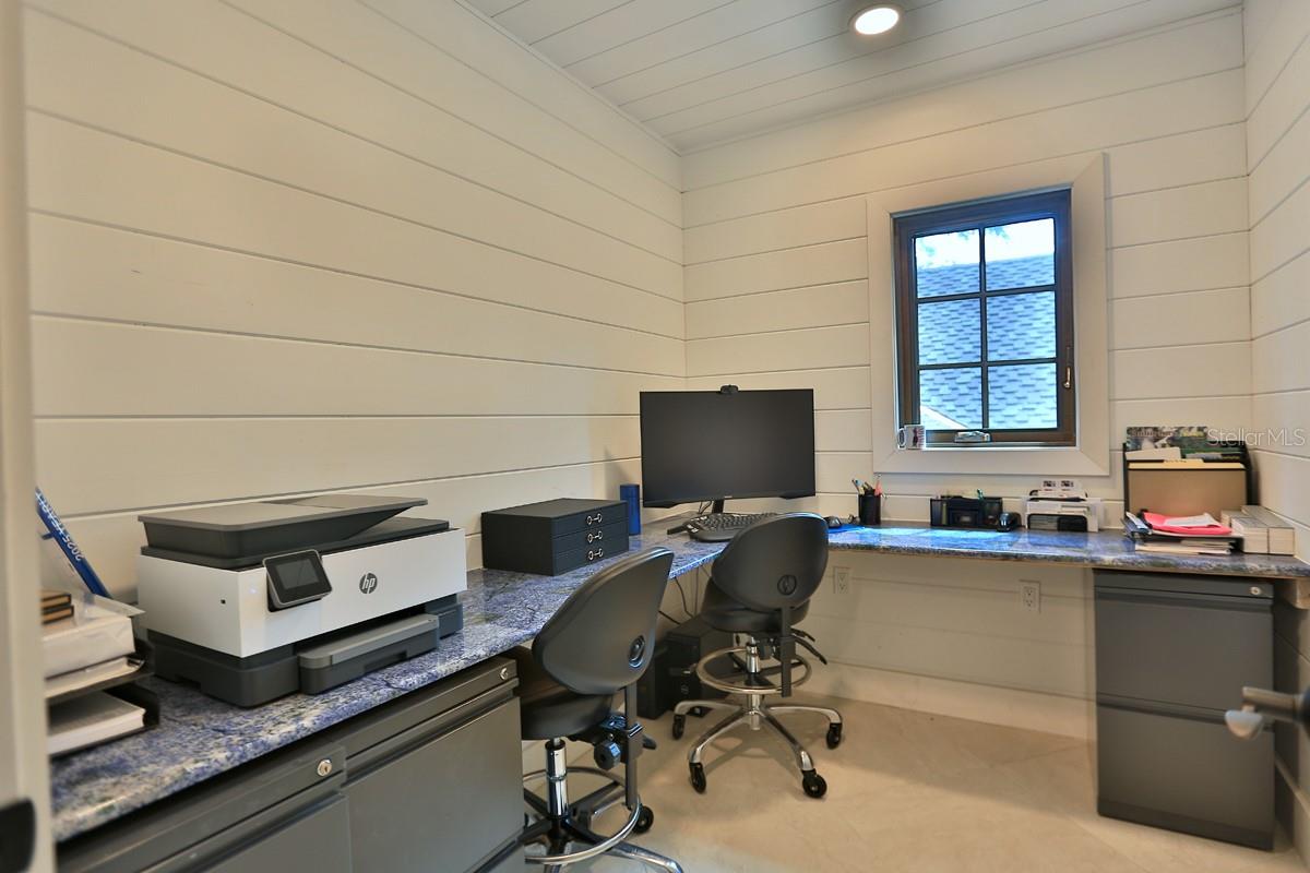 ACREAGE NON SUBDIVISION - Residential