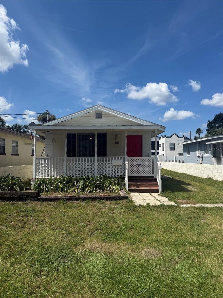 This home offers more than living space but a lifestyle. It is steps away from Hyde Park Village where there are special events, shopping, and dining. You are walking distance to the bayshore, grocery stores, and other amenities. The yard is fenced and is perfect for a pet.
