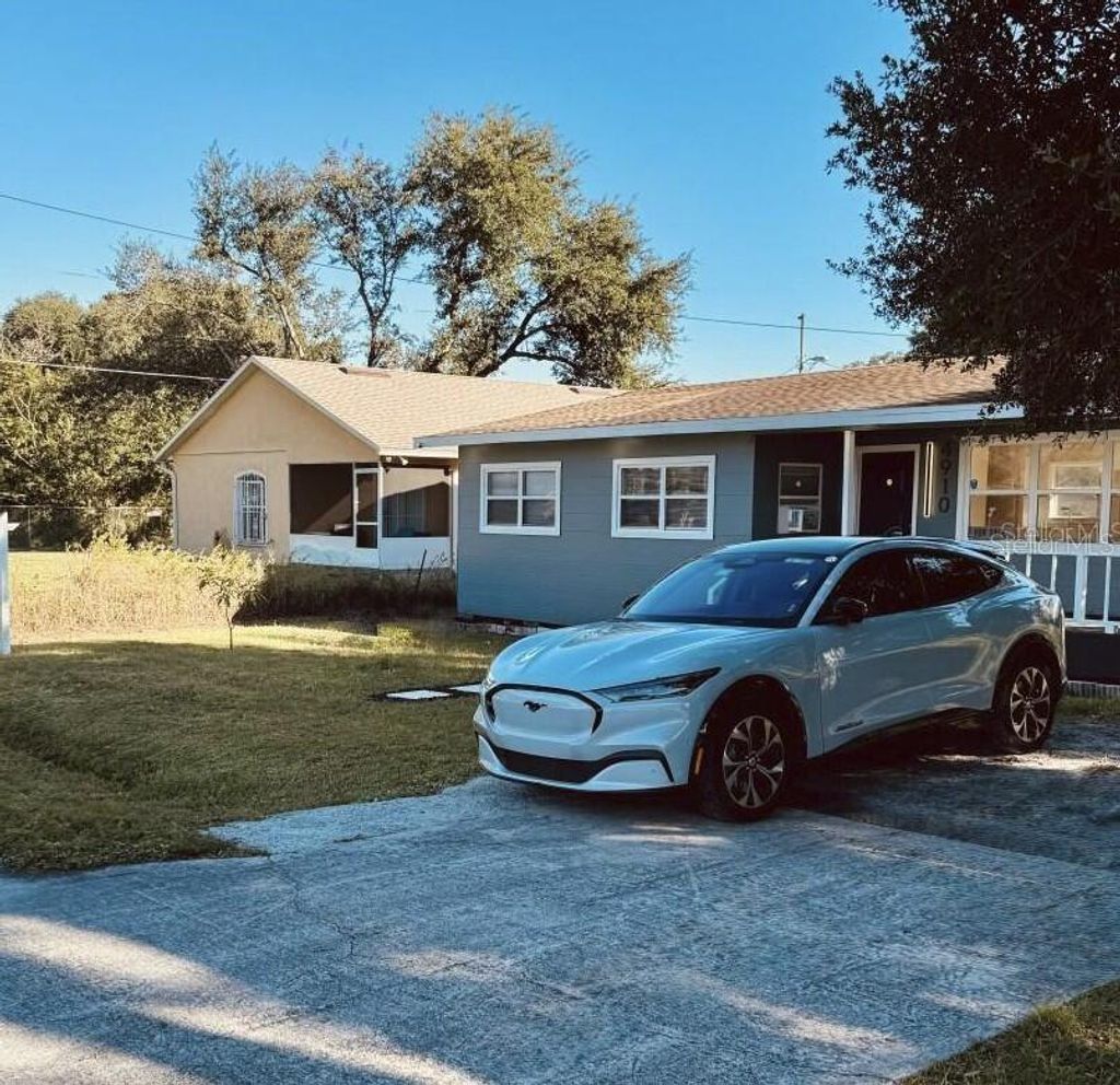 Photo of 4910 Huppel Avenue, Orlando, FL 32811 (MLS # O6378928)