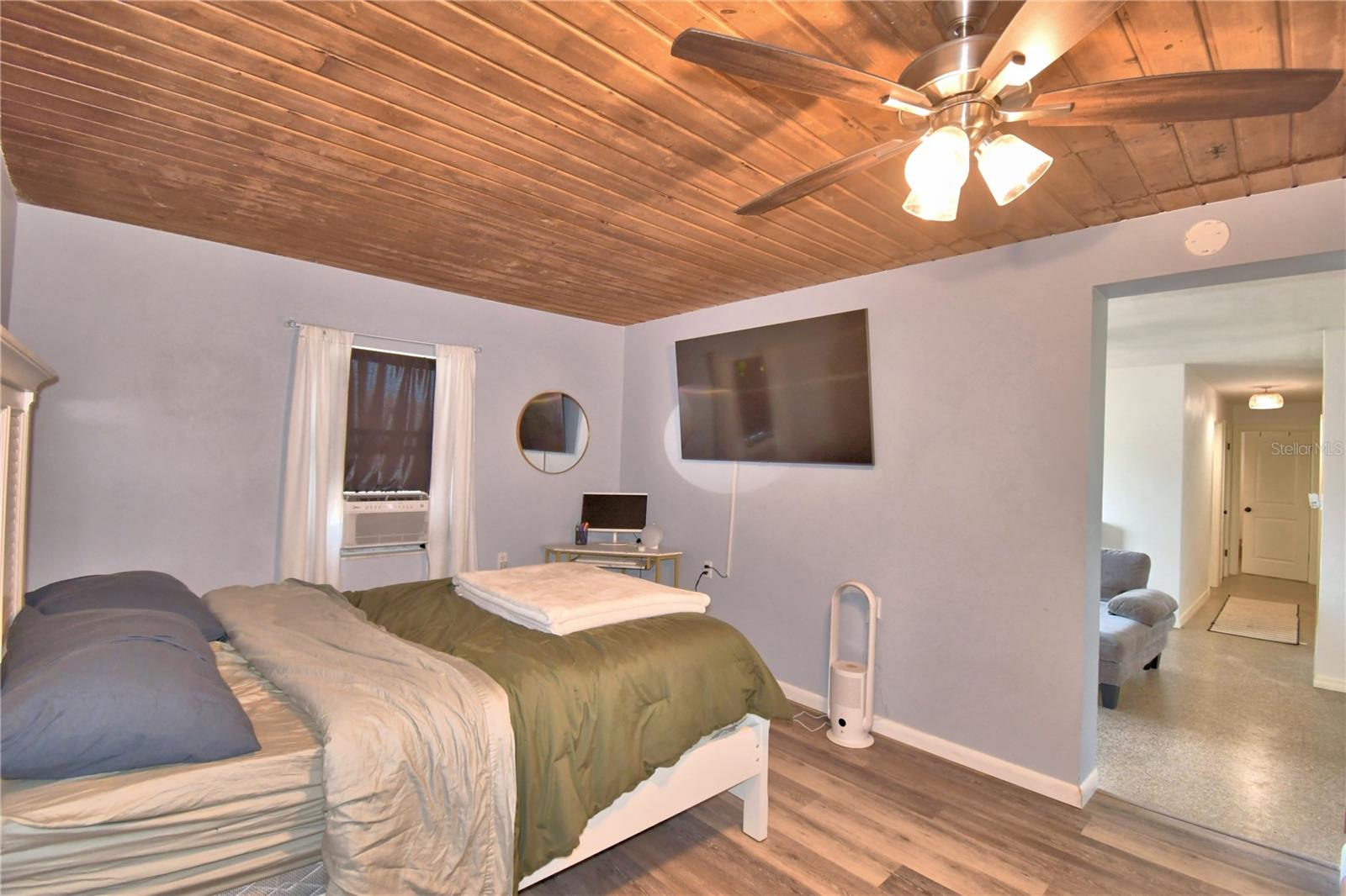 DIXIE MANOR - Residential