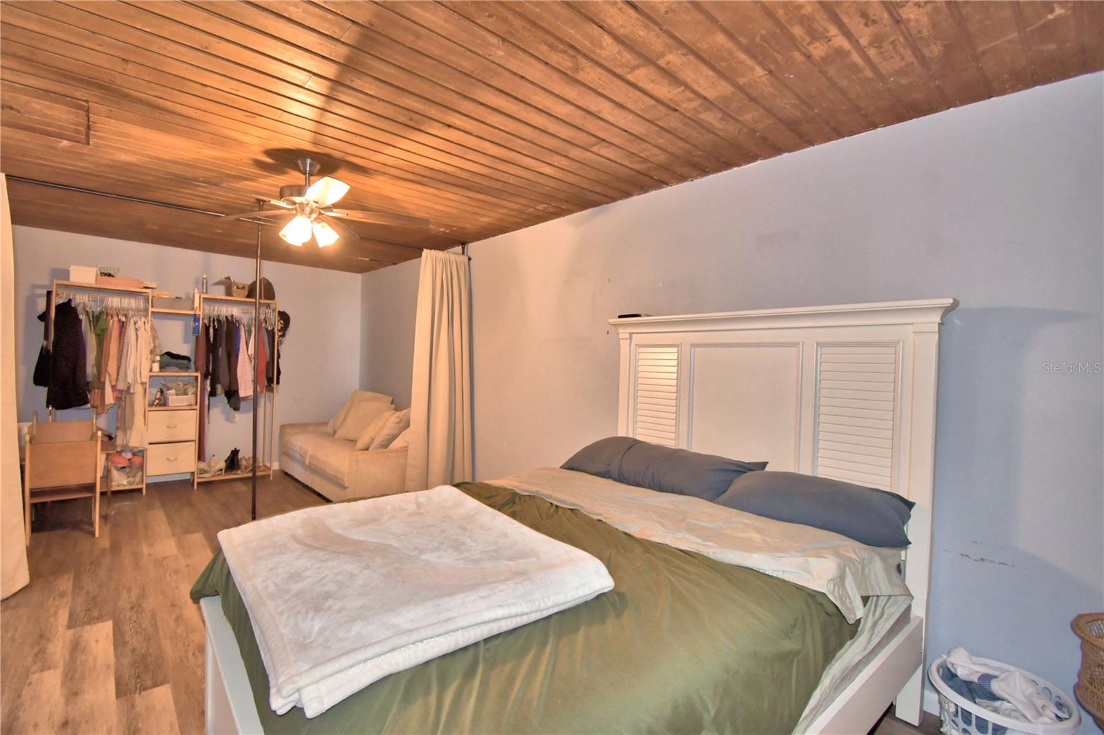 DIXIE MANOR - Residential