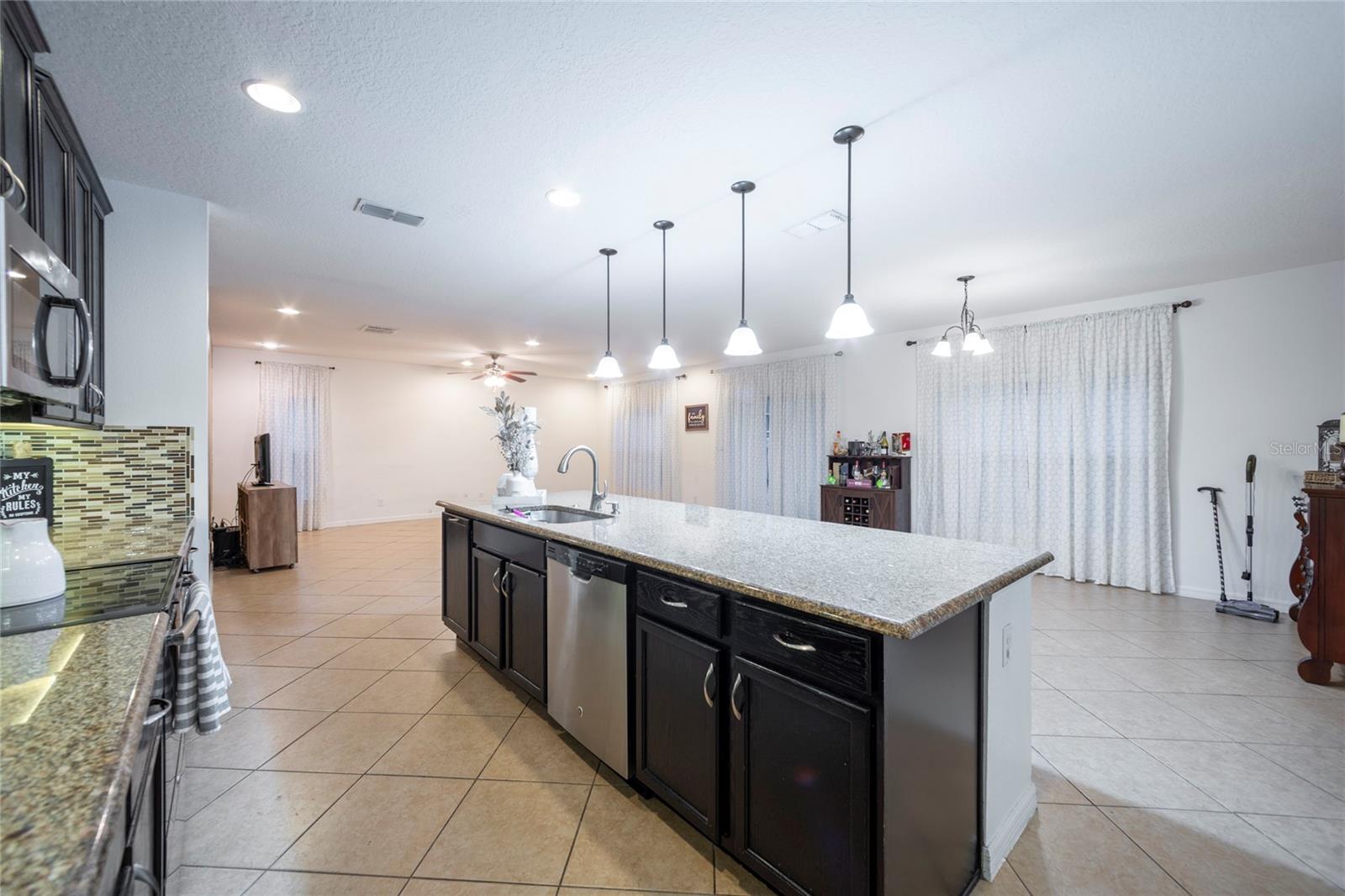 LAUREL ESTATES - Residential