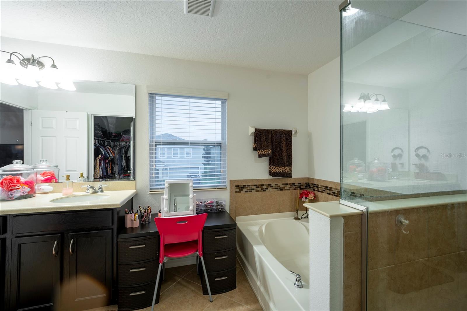 LAUREL ESTATES - Residential