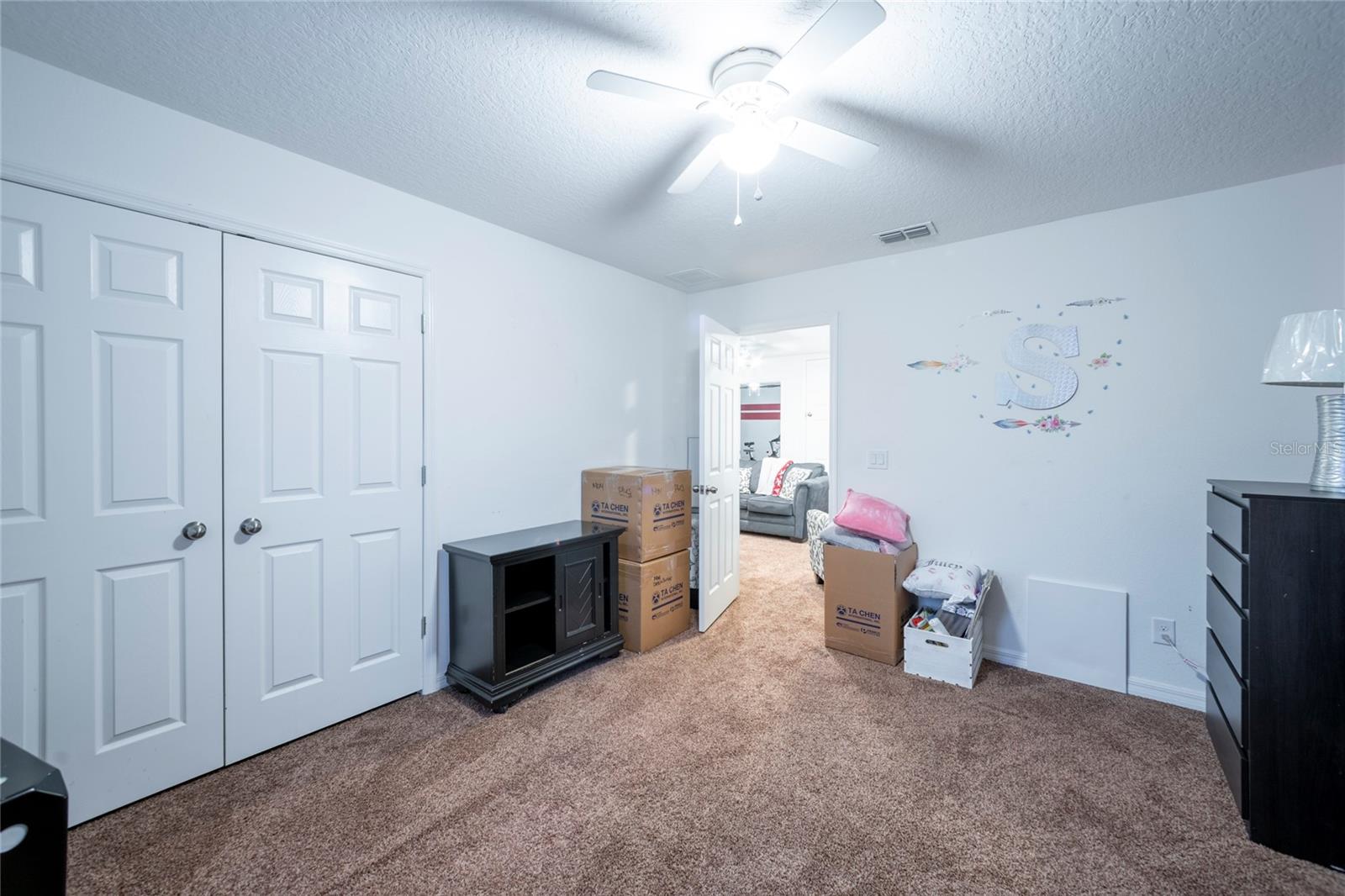 LAUREL ESTATES - Residential