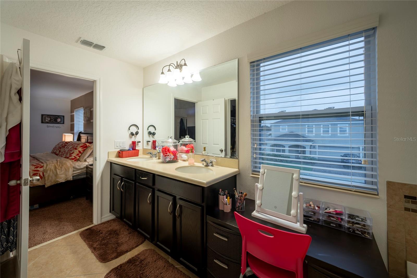 LAUREL ESTATES - Residential