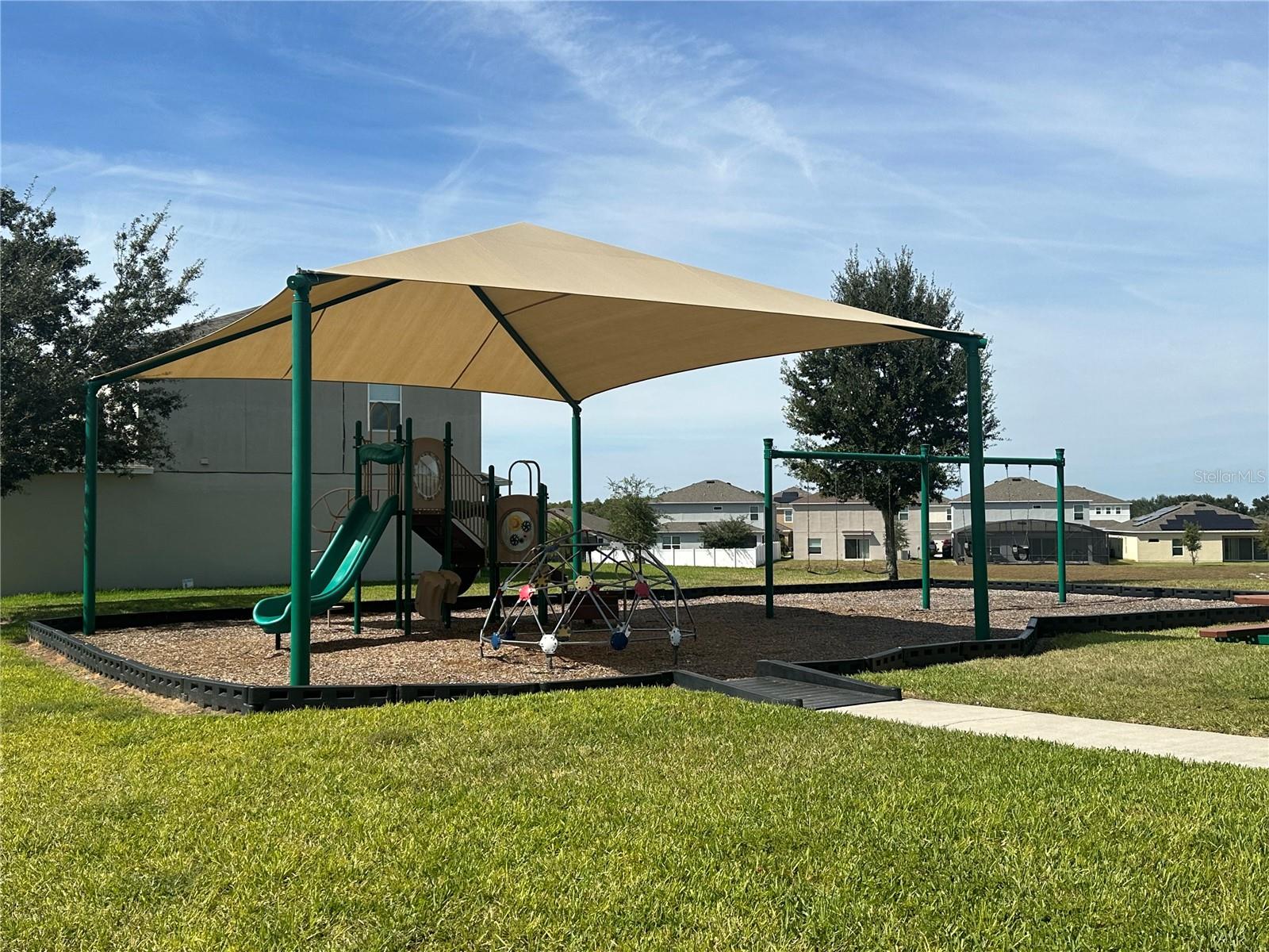 LAUREL ESTATES - Residential