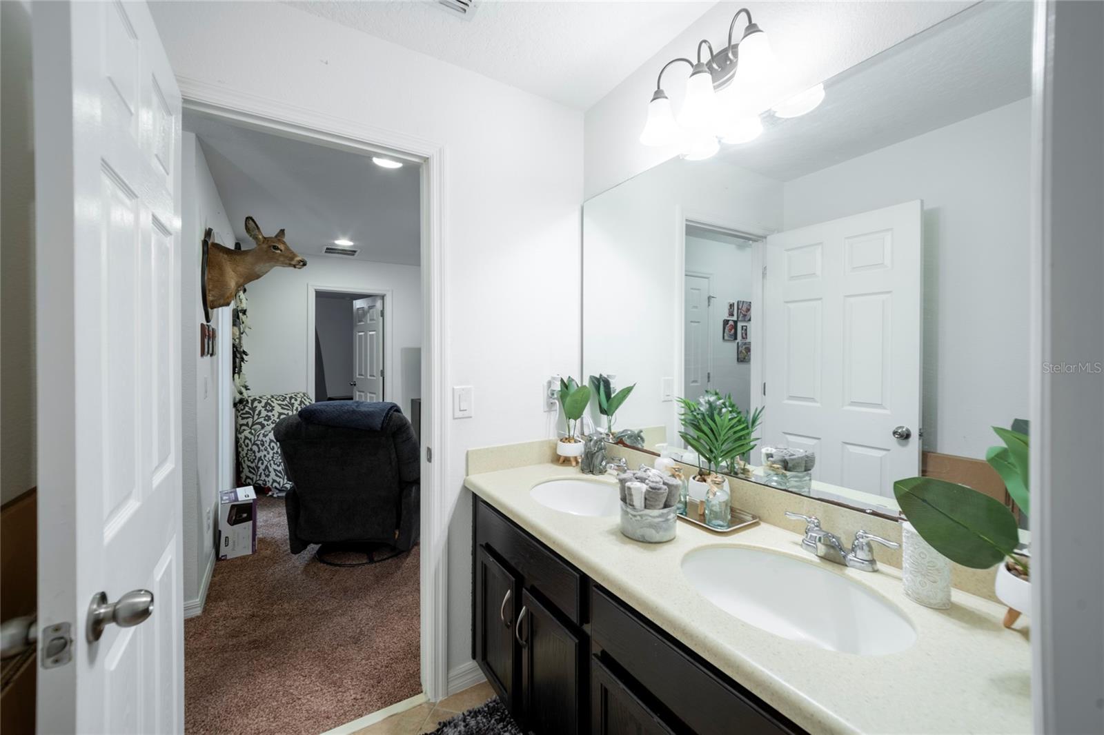 LAUREL ESTATES - Residential