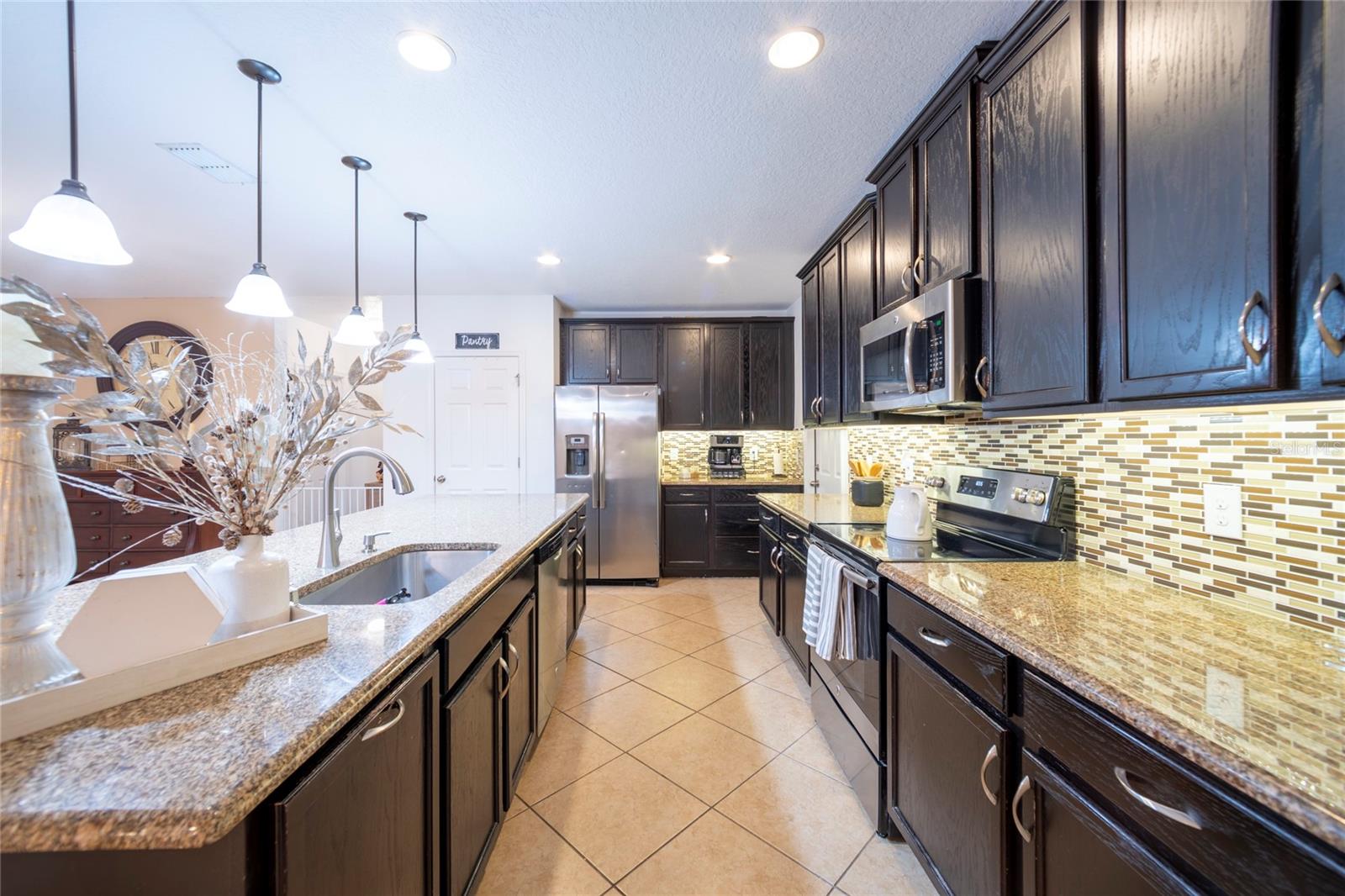 LAUREL ESTATES - Residential