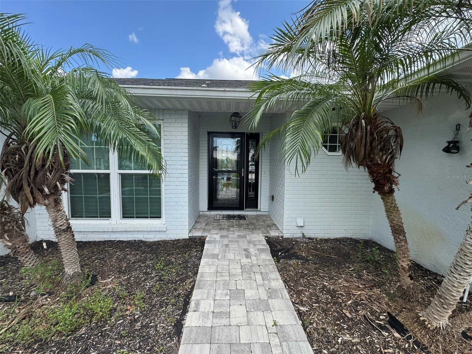 1009 INDIAN HILLS COURT
