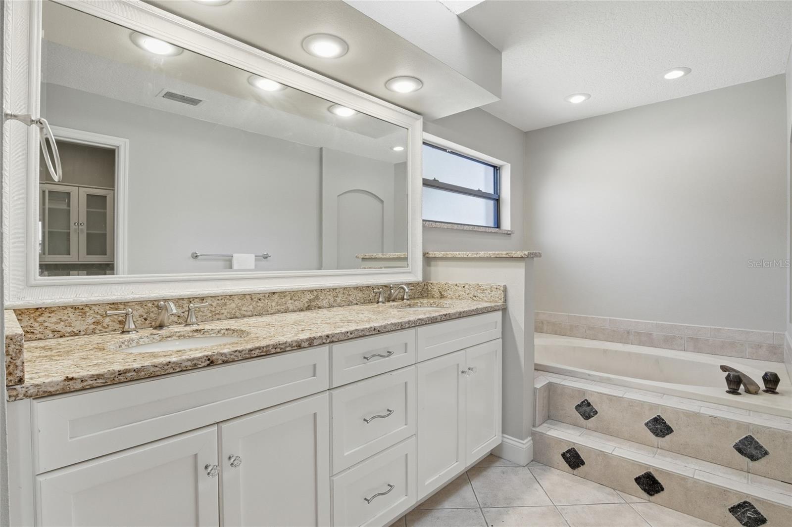 ORANGE TREE COUNTRY CLUB - Residential