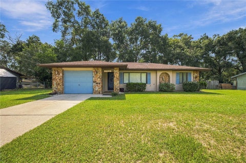 Photo of 7560 SE 114th Lane, Belleview, FL 34420 (MLS # G5118449)