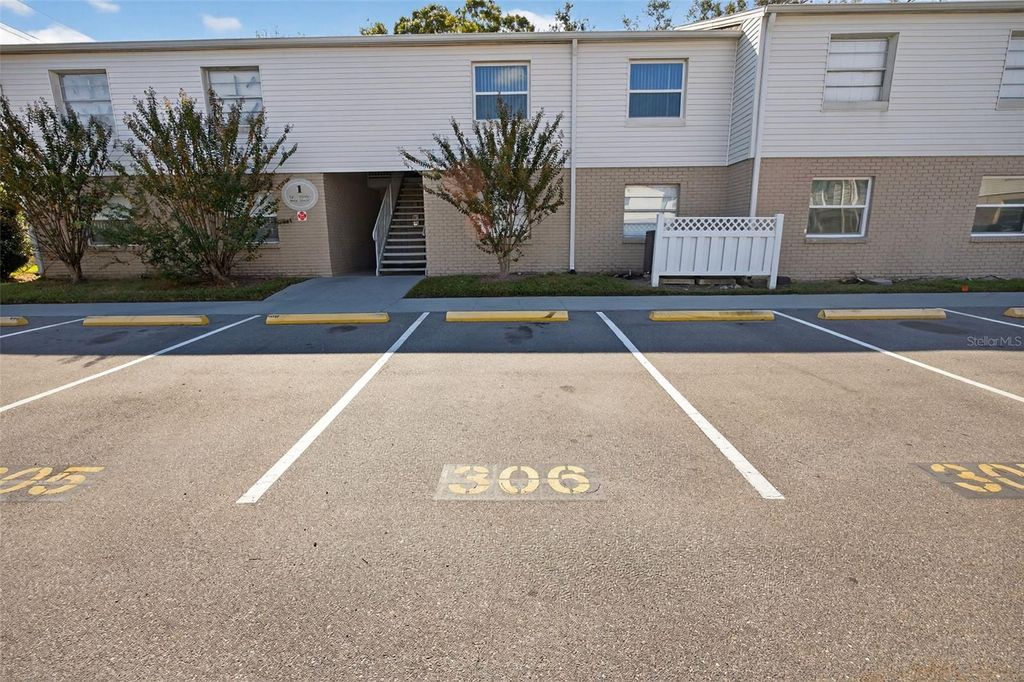 Photo of 7210 N Manhattan Avenue #124, Tampa, FL 33614 (MLS # TB8447655)