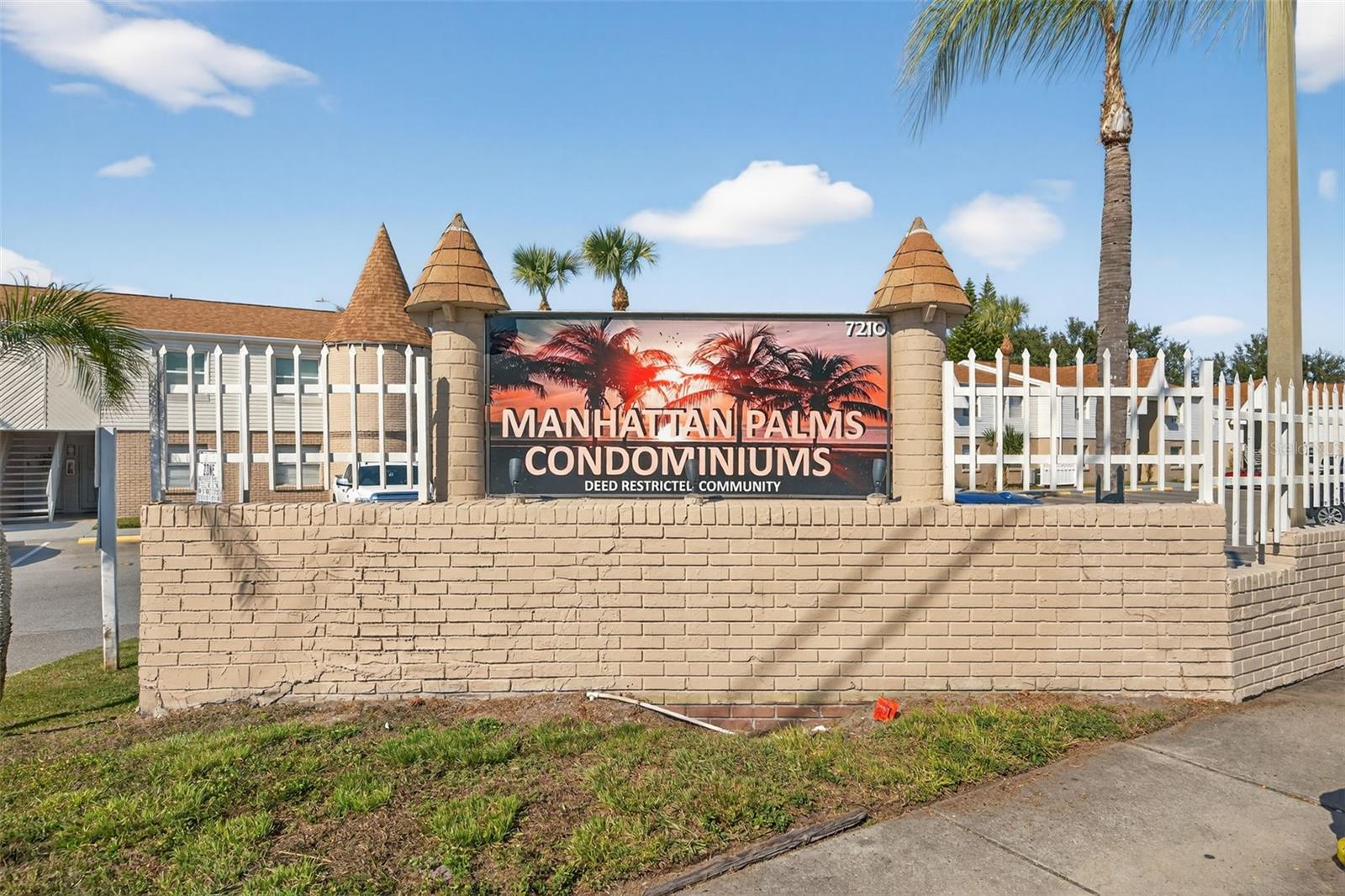 MANHATTAN PALMS CONDO - Residential