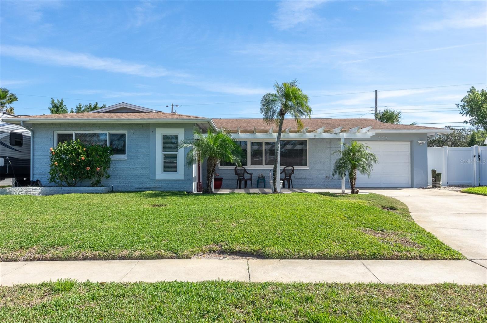 553 E LAKE DRIVE