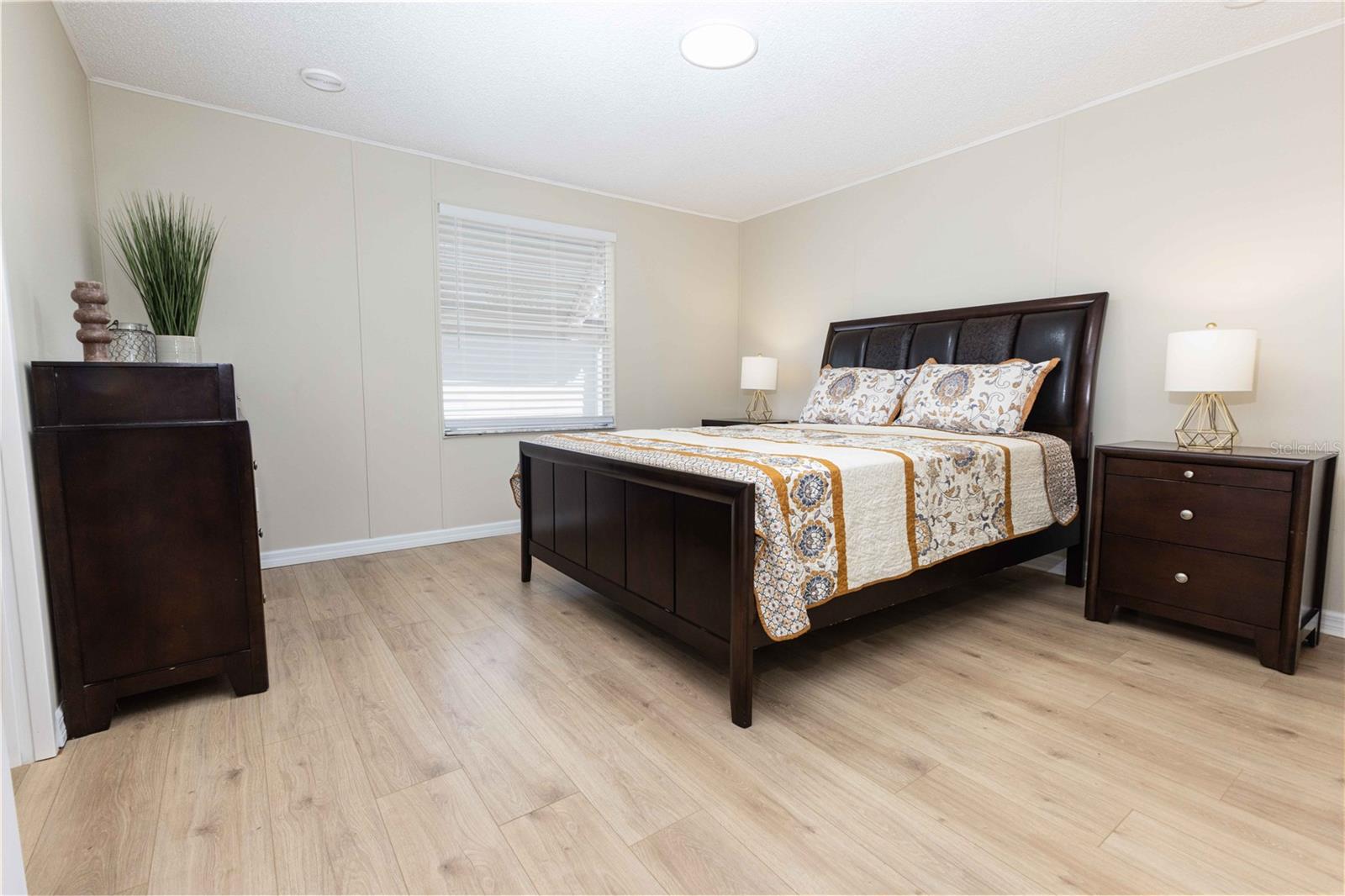 LADY LAKE ORANGE BLOSSOM GARDENS UNIT 06 - Residential