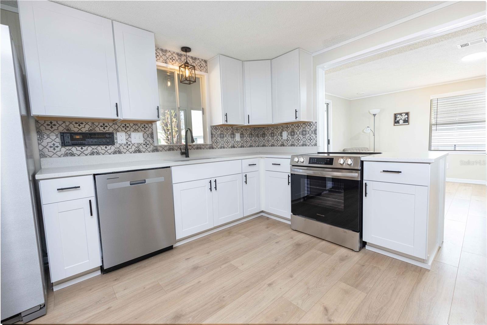 LADY LAKE ORANGE BLOSSOM GARDENS UNIT 06 - Residential