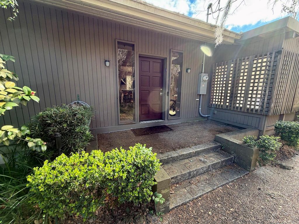 Photo of 21 SW 23rd Terrace, Gainesville, FL 32607 (MLS # GC537356)