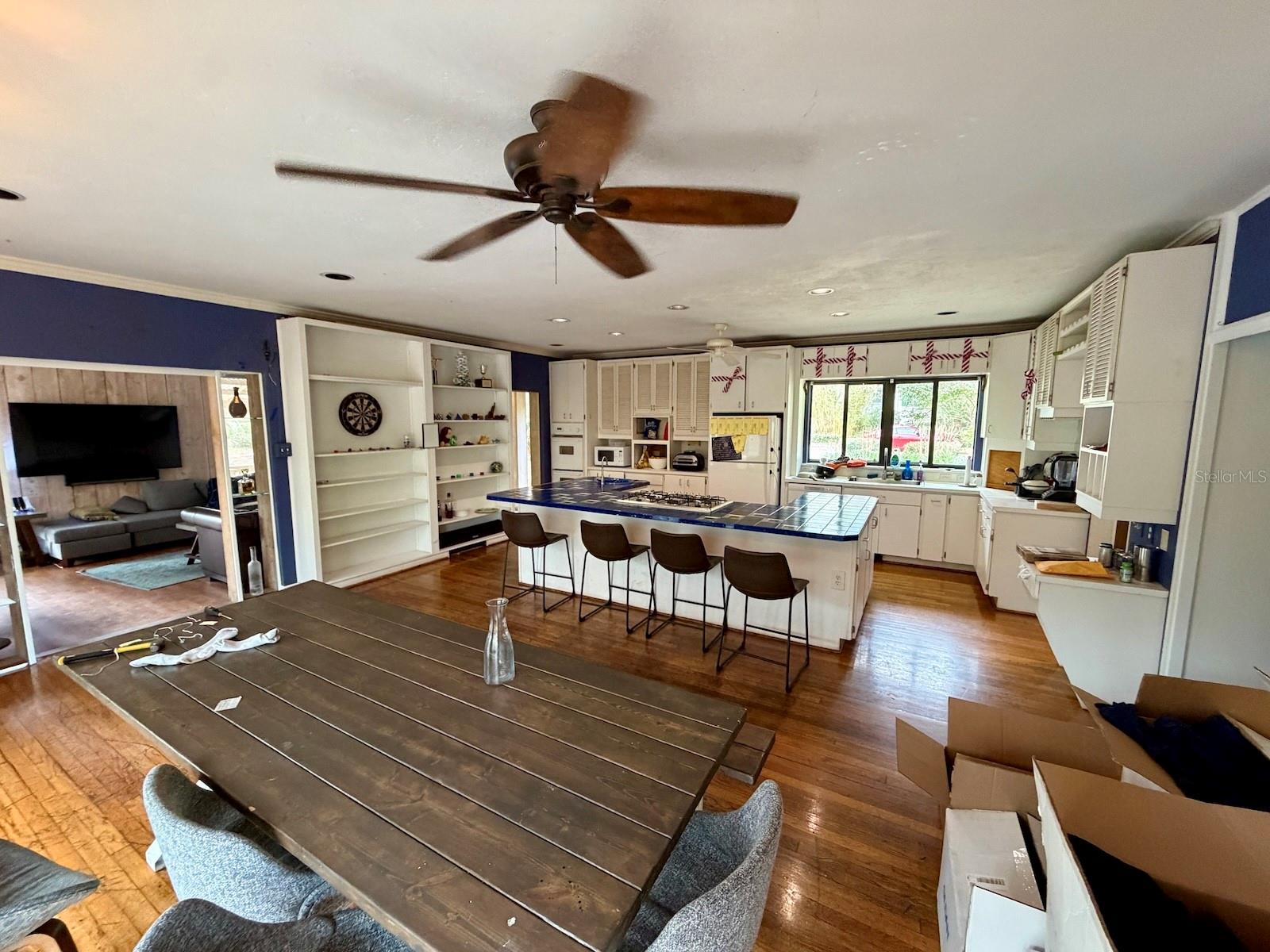 UNIVERSITY PARK - Residential Income