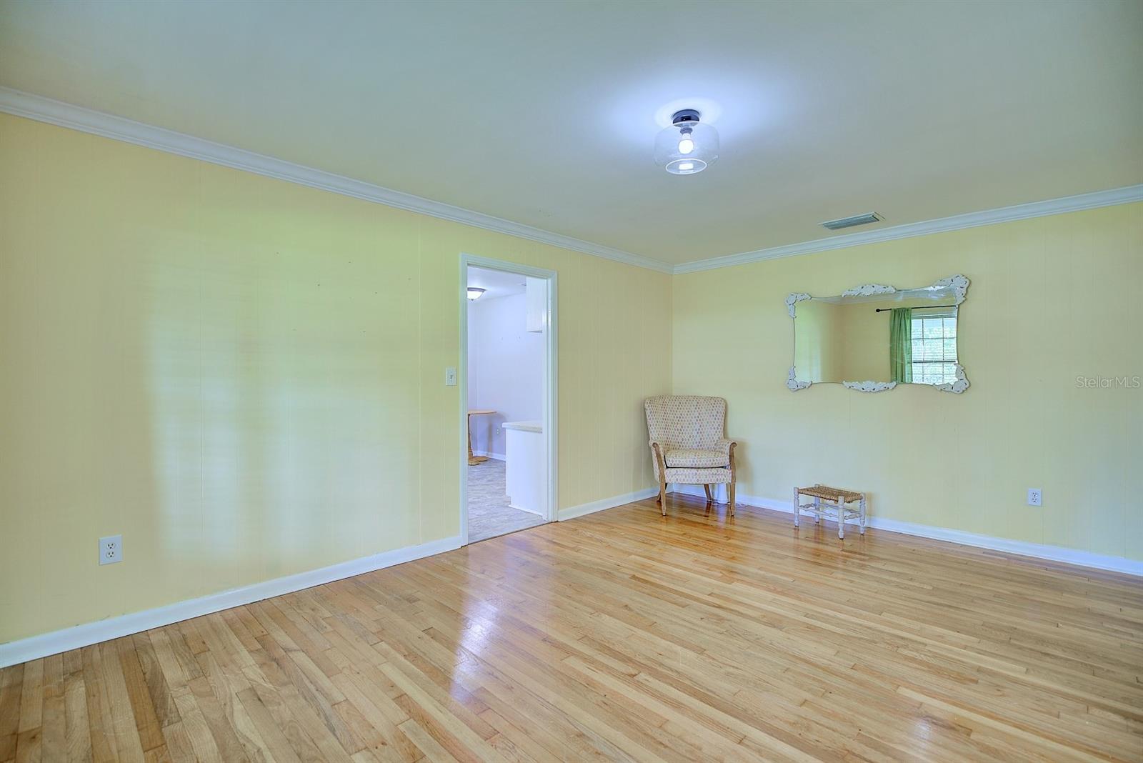 TOWN & COUNTRY ESTATES - Residential