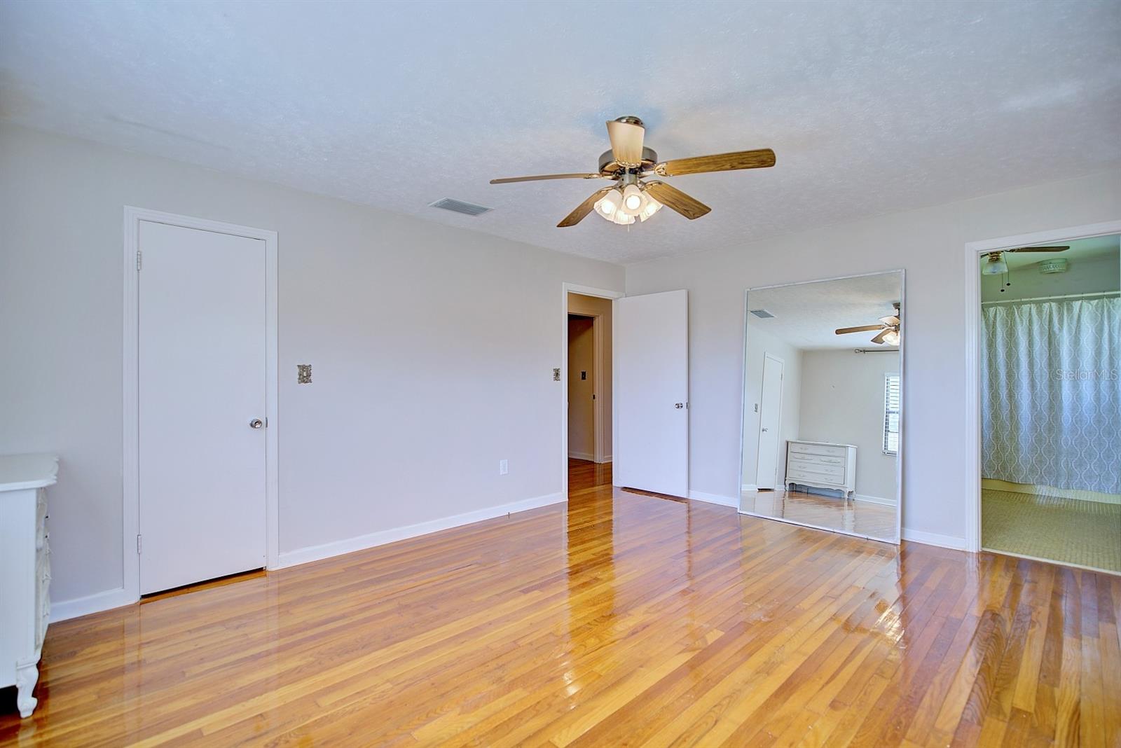 TOWN & COUNTRY ESTATES - Residential