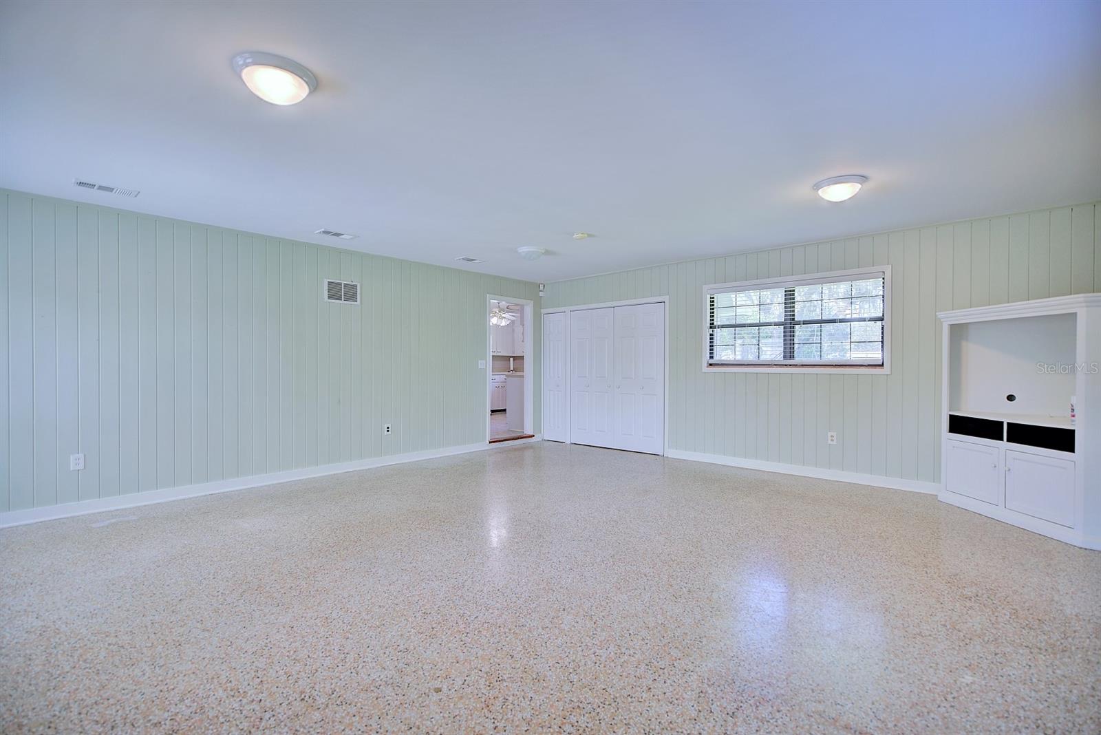 TOWN & COUNTRY ESTATES - Residential