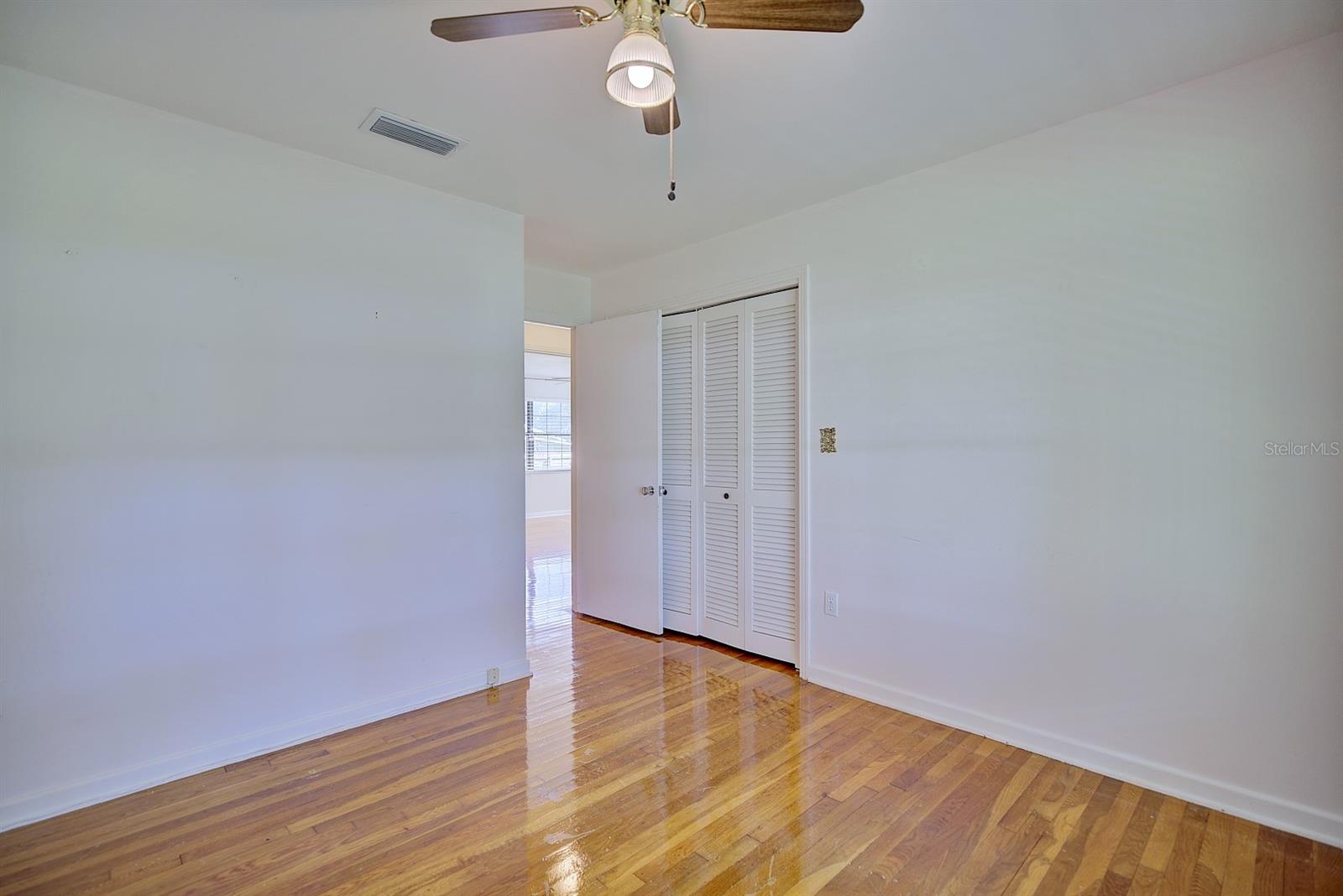 TOWN & COUNTRY ESTATES - Residential