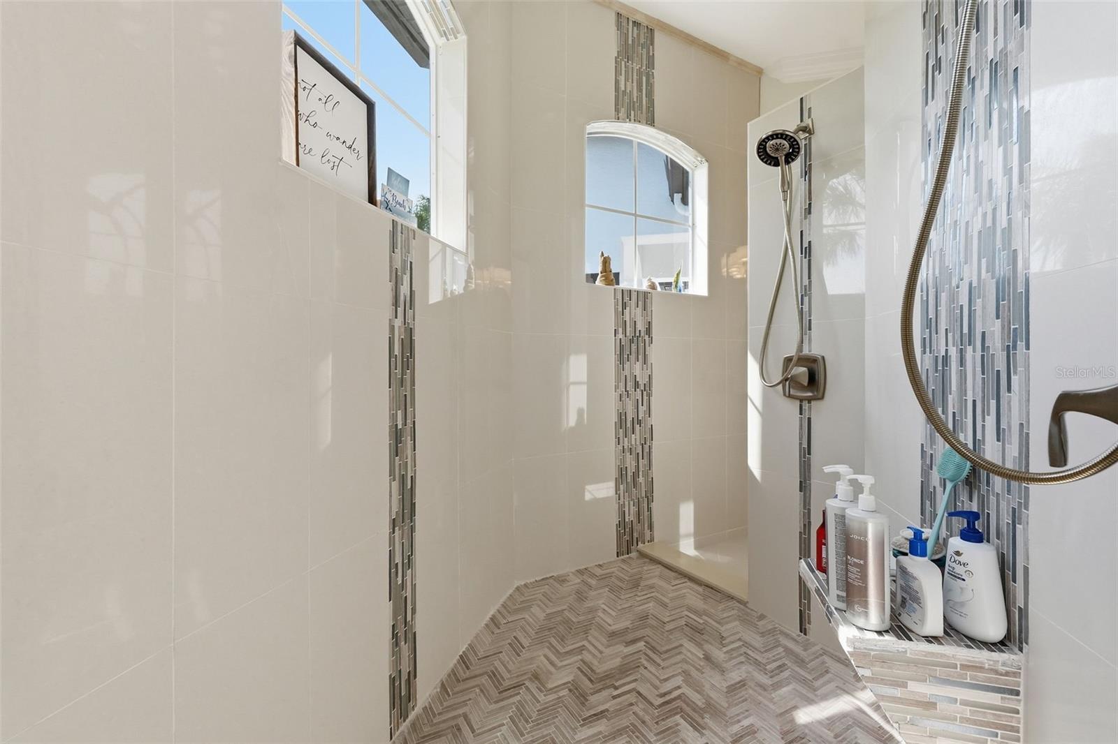 GULF HARBORS WOODLANDS - Residential