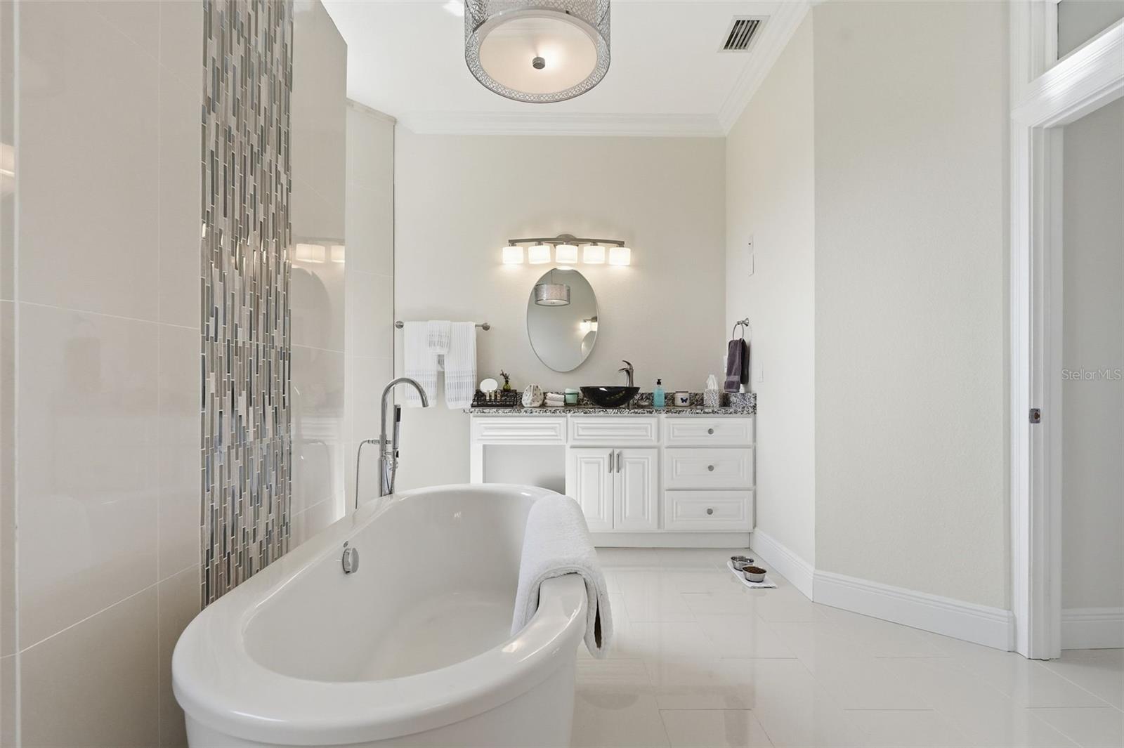 GULF HARBORS WOODLANDS - Residential