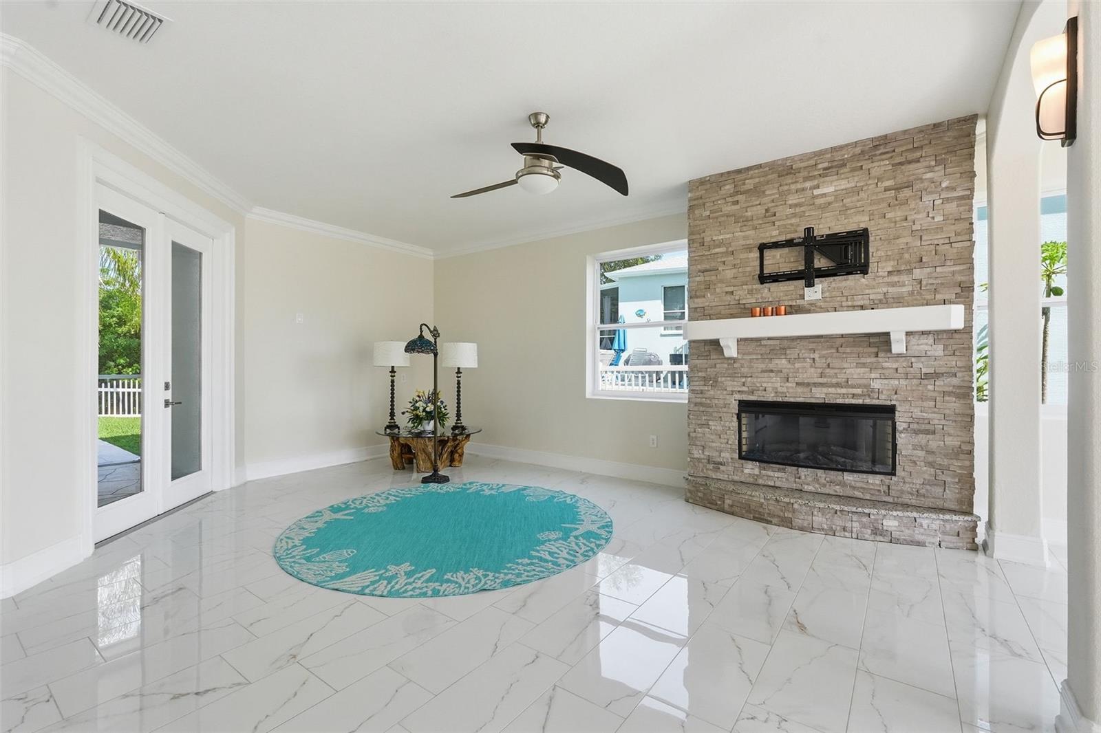 GULF HARBORS WOODLANDS - Residential