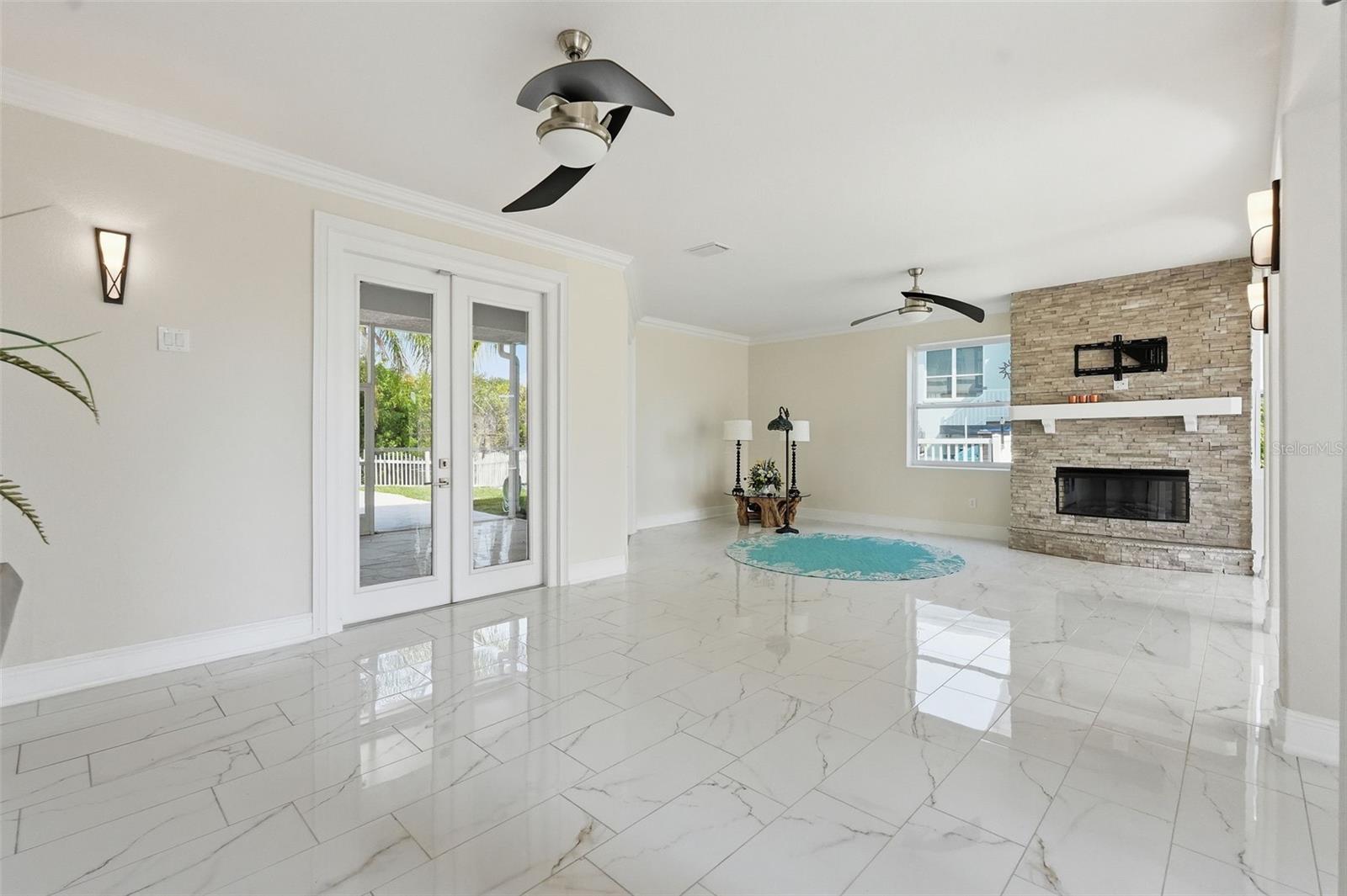 GULF HARBORS WOODLANDS - Residential