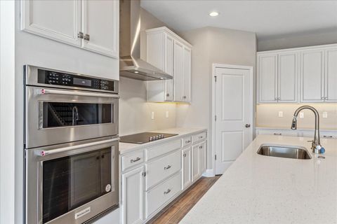 Tiny photo for 16114 Volterra Point, Montverde, FL 34756 (MLS # G5099544)