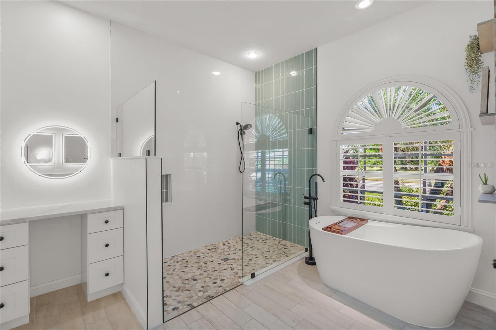 ENGLEWOOD ISLES SUB - Residential