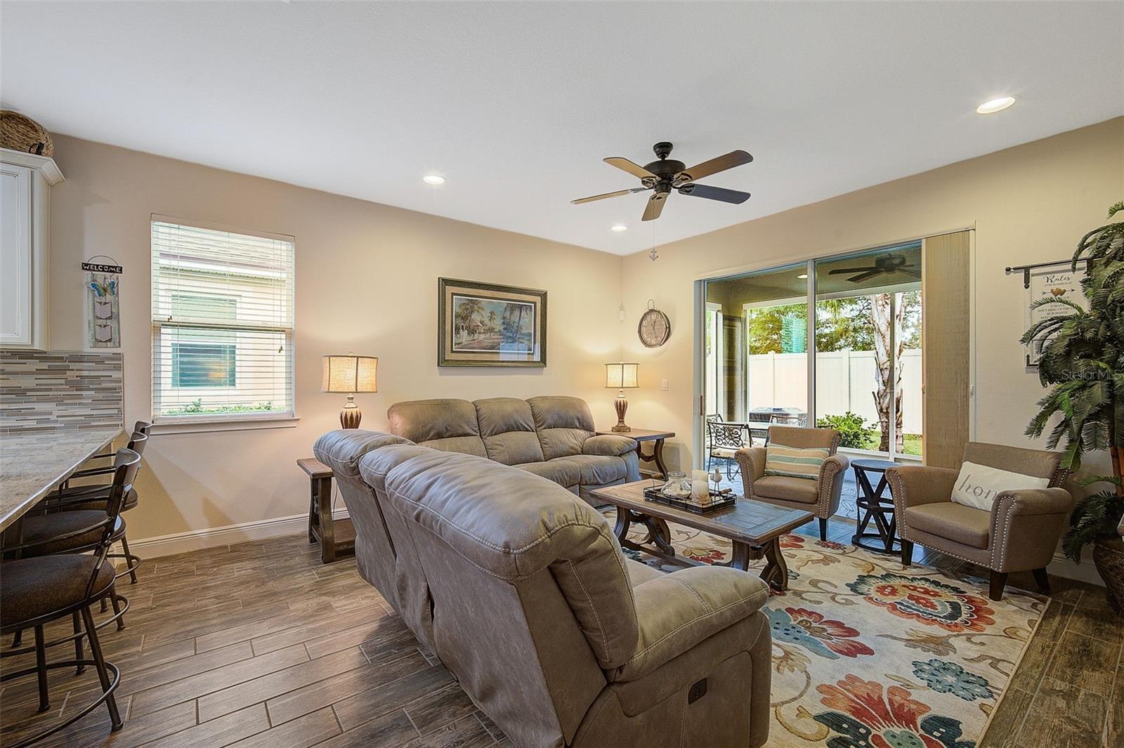 ENCLAVE/FRST LAKES - Residential