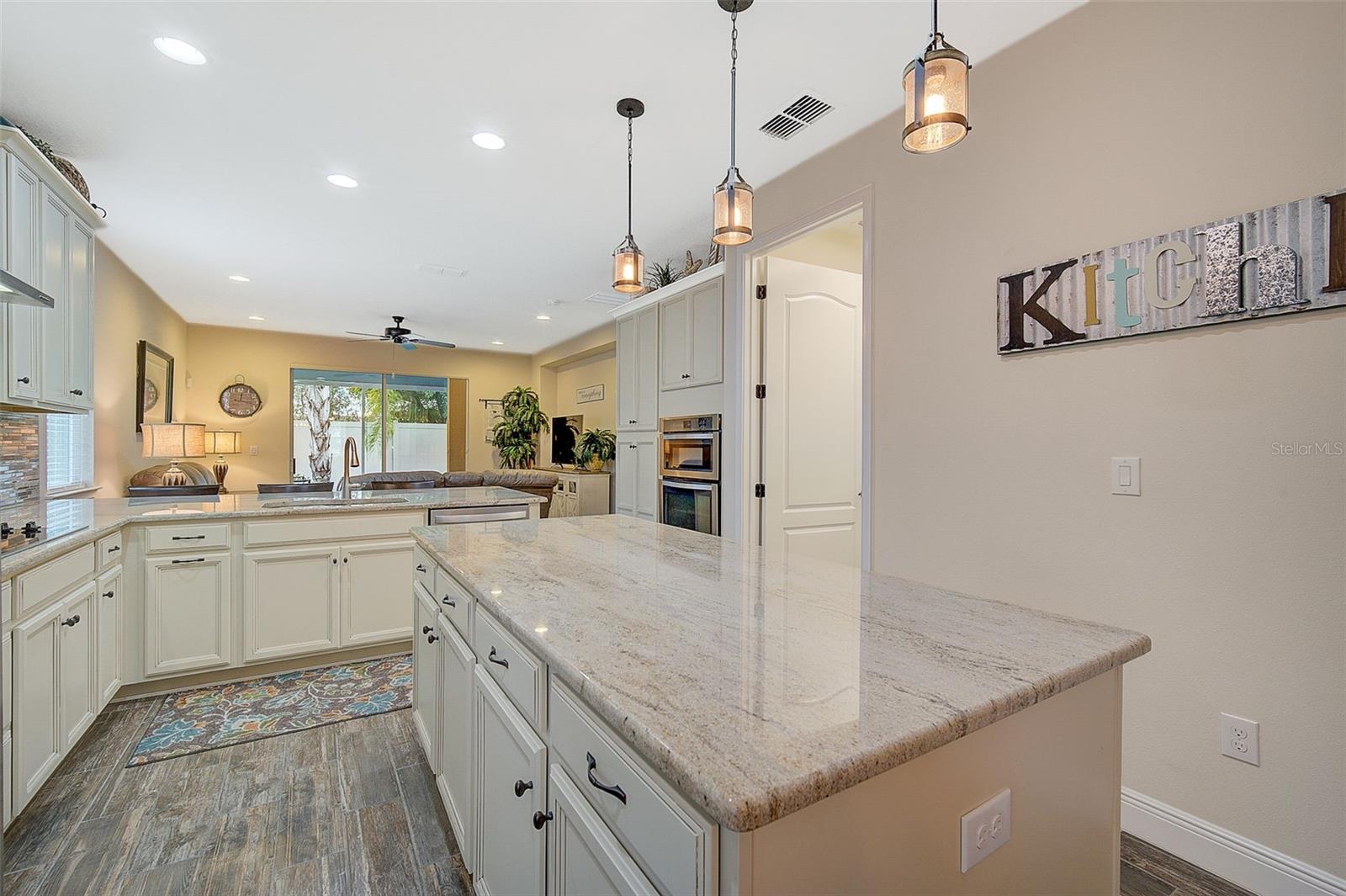 ENCLAVE/FRST LAKES - Residential