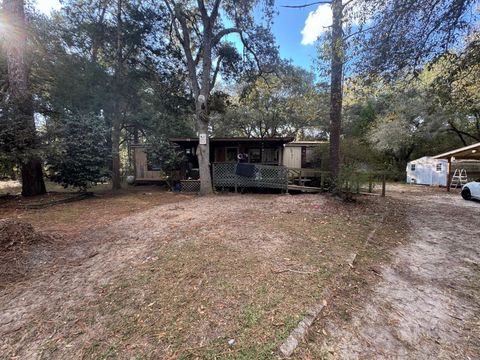 Photo of 11130 NE 103rd Terrace, Archer, FL 32618 (MLS # A4674142)