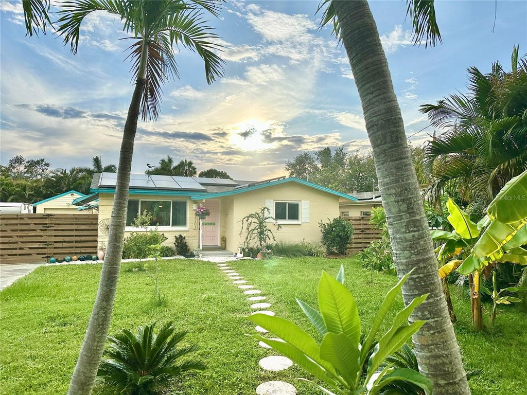 Photo of 2707 56th Street S, Gulfport, FL 33707 (MLS # TB8401301)