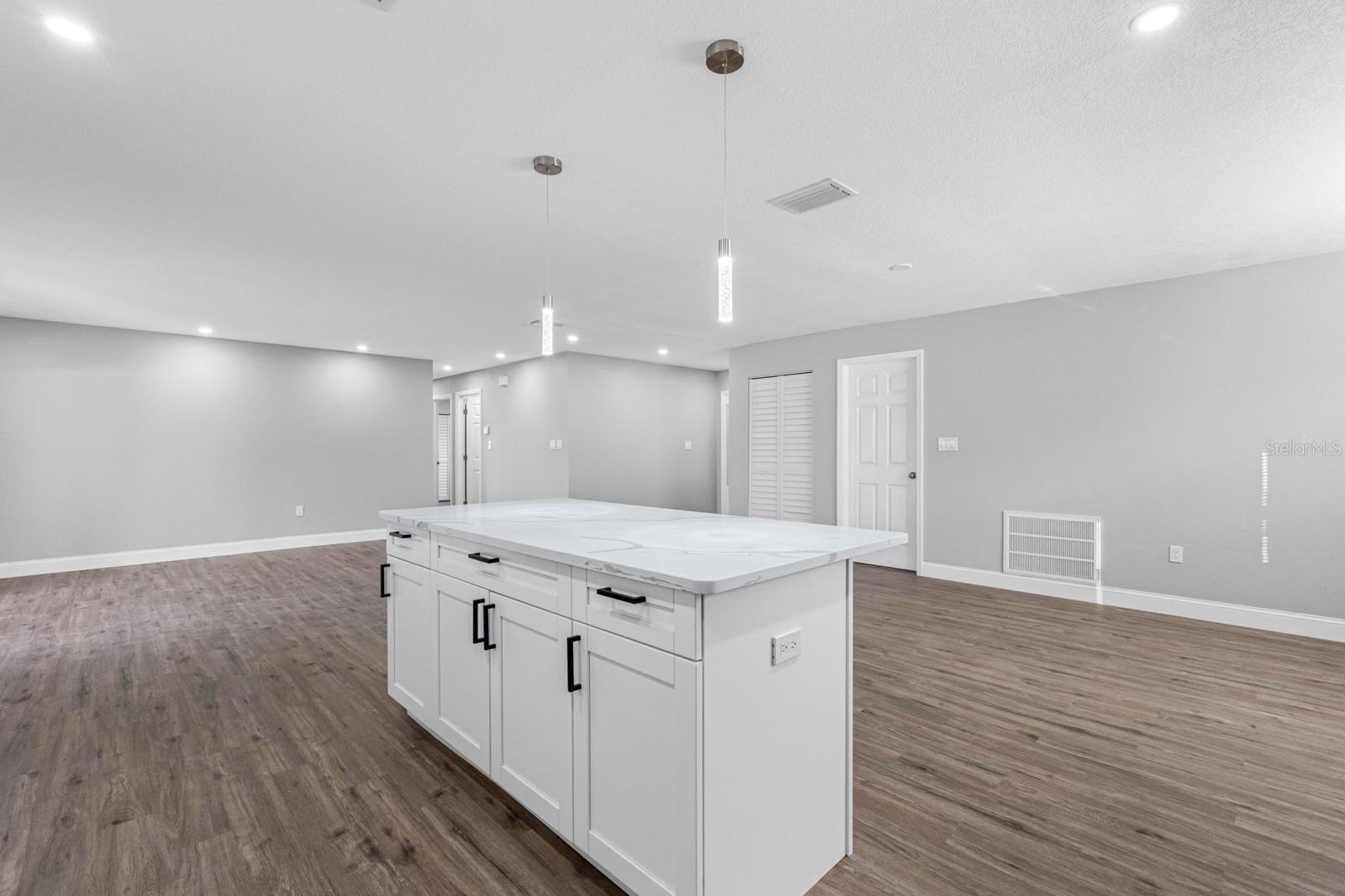 BAY PORT COLONY PH III UN 1 - Residential