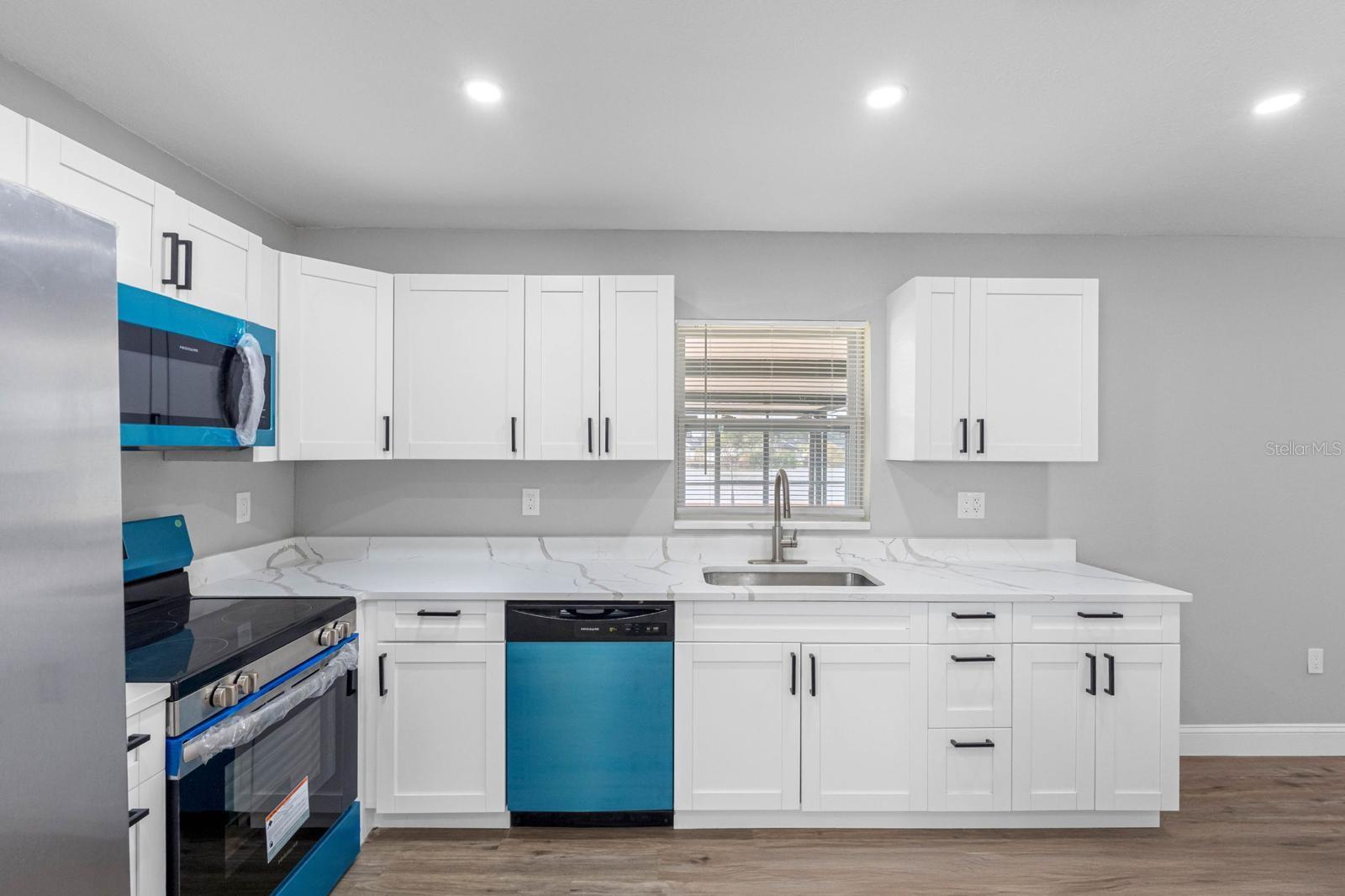 BAY PORT COLONY PH III UN 1 - Residential