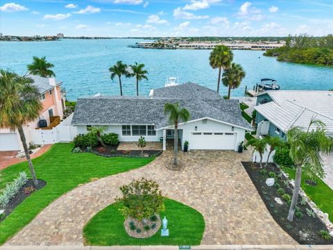 Photo of 11577 48th Avenue N, St Petersburg, FL 33708 (MLS # TB8514744)
