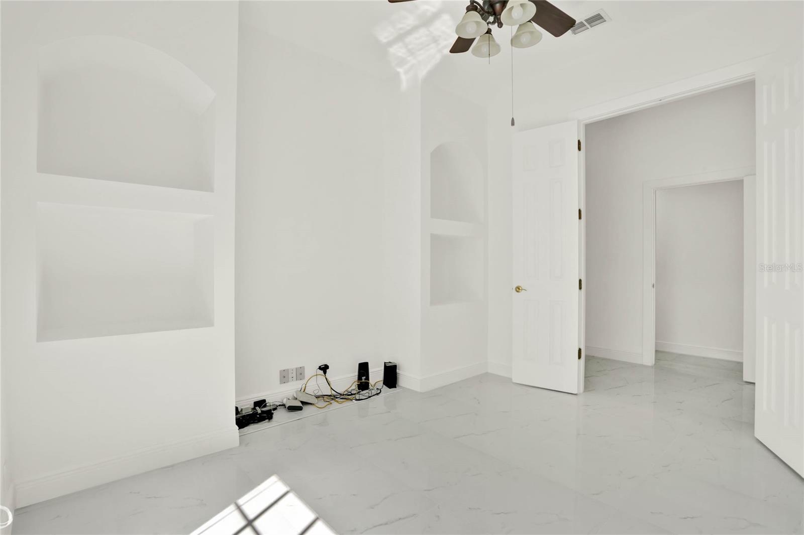 KEENES POINTE - Residential Lease