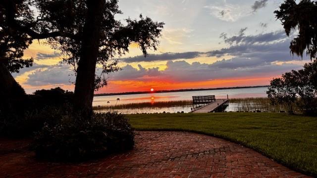 TAVARES BANNING BEACH - Residential