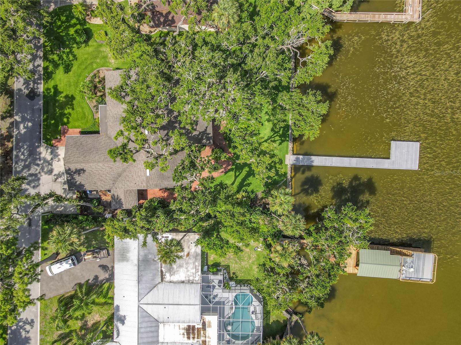 TAVARES BANNING BEACH - Residential