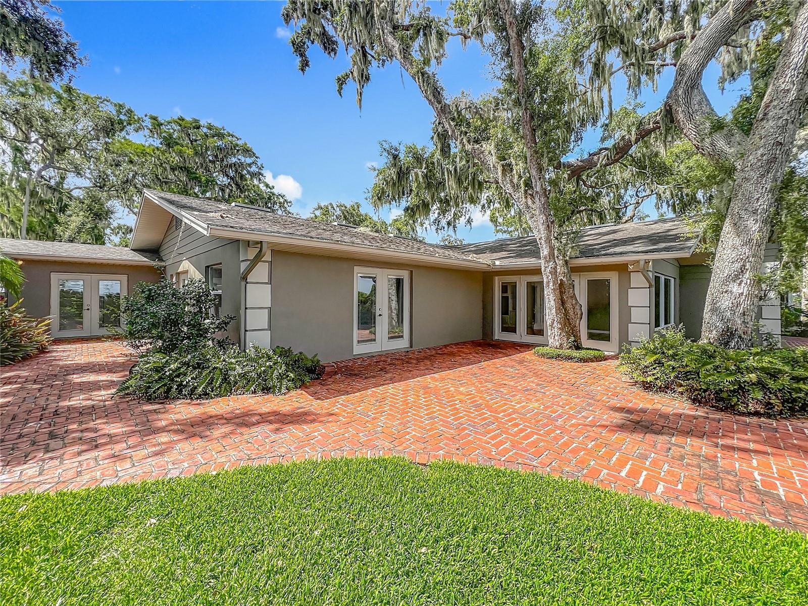 TAVARES BANNING BEACH - Residential