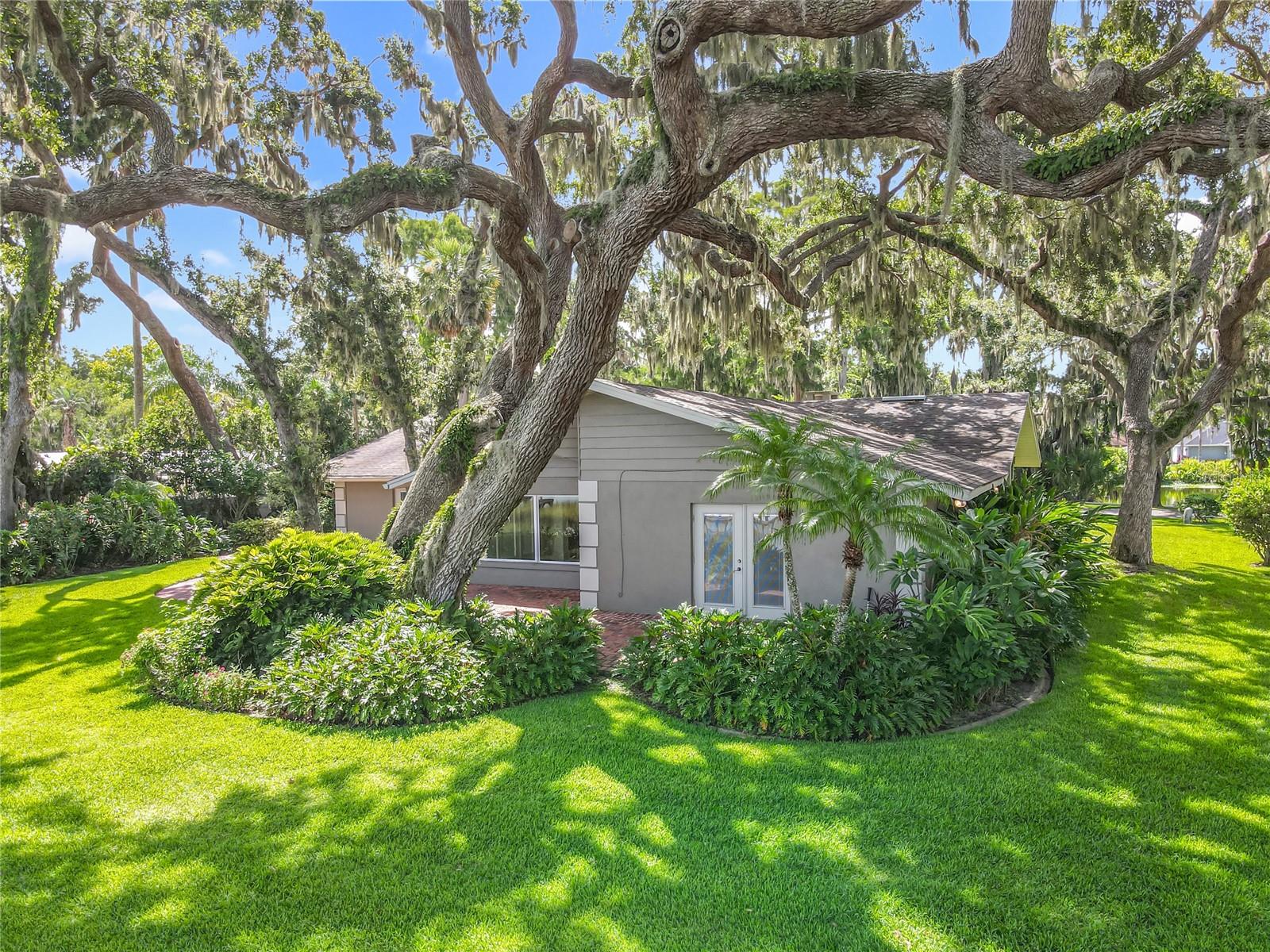 TAVARES BANNING BEACH - Residential